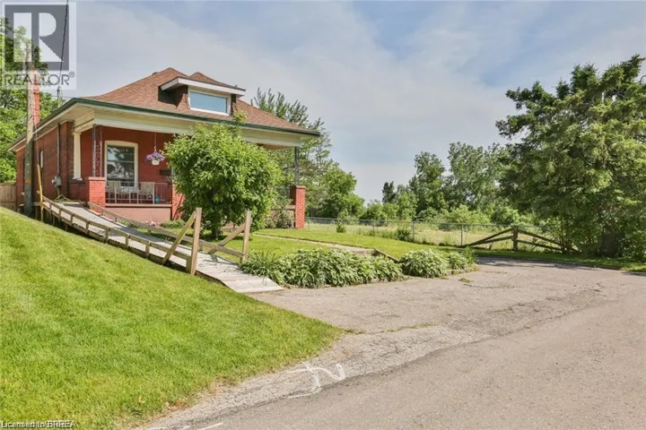 5 CLOVERDALE Avenue, Brantford, Ontario N3R3X7