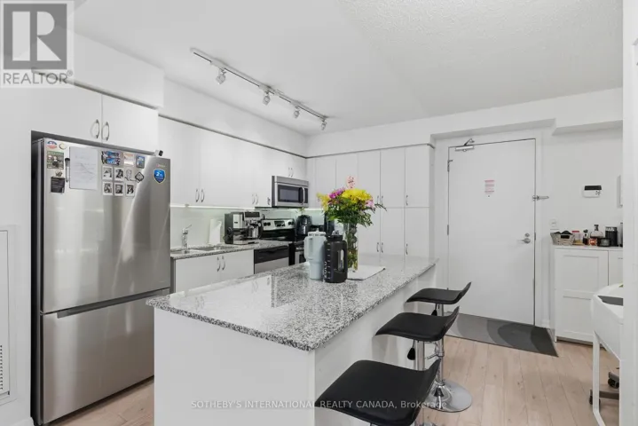 304 - 800 LAWRENCE AVENUE W, Toronto (Yorkdale-Glen Park), Ontario M6A0B1