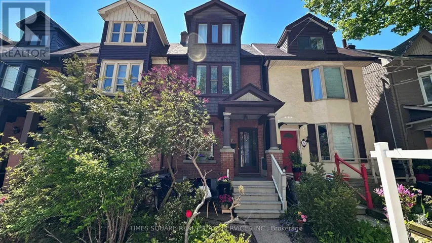 7 BADGEROW AVENUE, Toronto (South Riverdale), Ontario M4M1T9