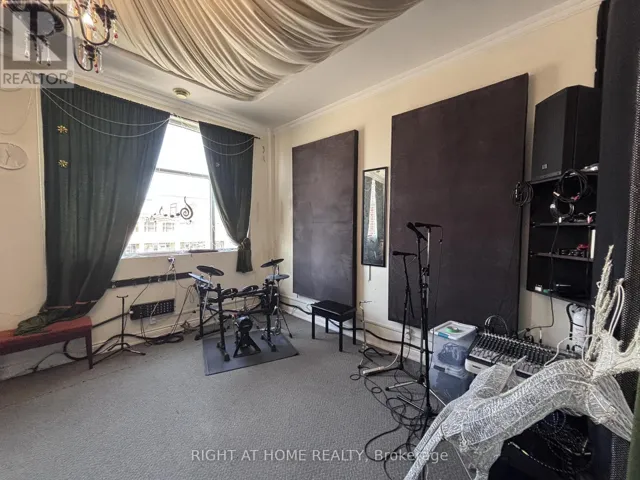205 - 8791 WOODBINE AVENUE, Markham (Buttonville), Ontario L3R0P4