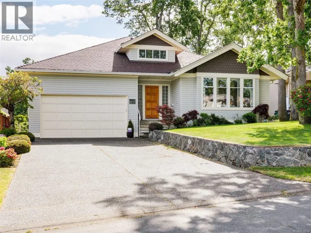 1537 Eric Rd, Saanich, British Columbia V8N5Y6