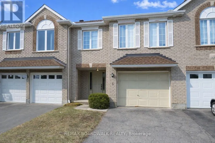 5 MAPLE PARK PRIVATE, Ottawa, Ontario K1T4A6
