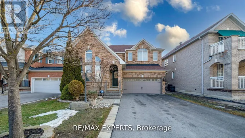 11 CREW CRESCENT, Vaughan (Maple), Ontario L6A3E9