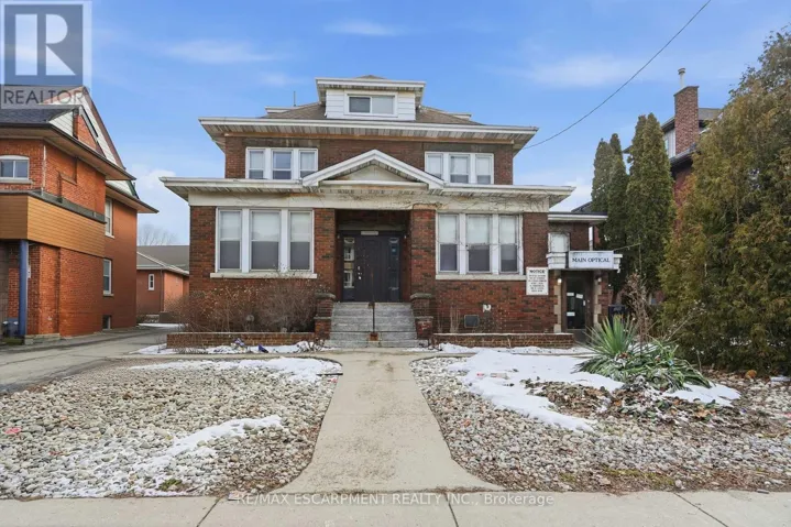 826 MAIN STREET E, Hamilton (Blakeley), Ontario L8M1L6