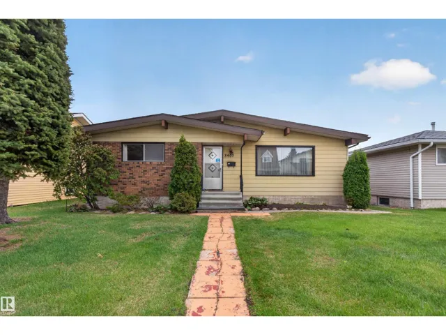 8407 150 AV NW, Edmonton, Alberta T5E1B9