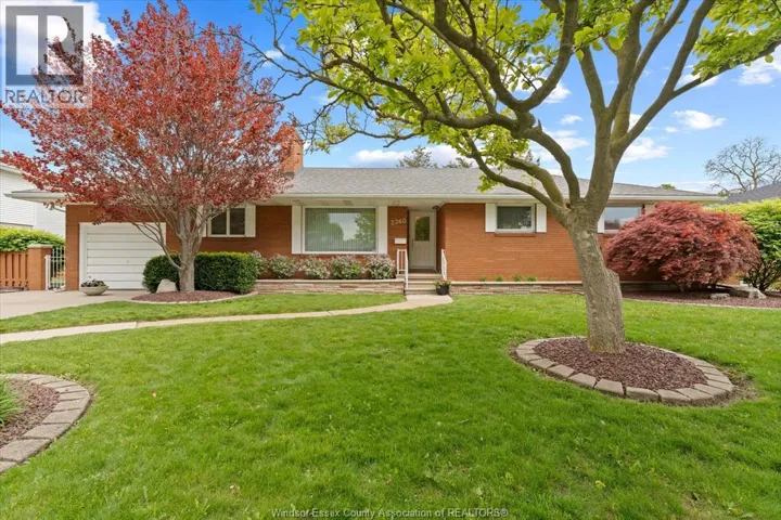 2360 LEONARD ROAD, Windsor, Ontario N8W4L7