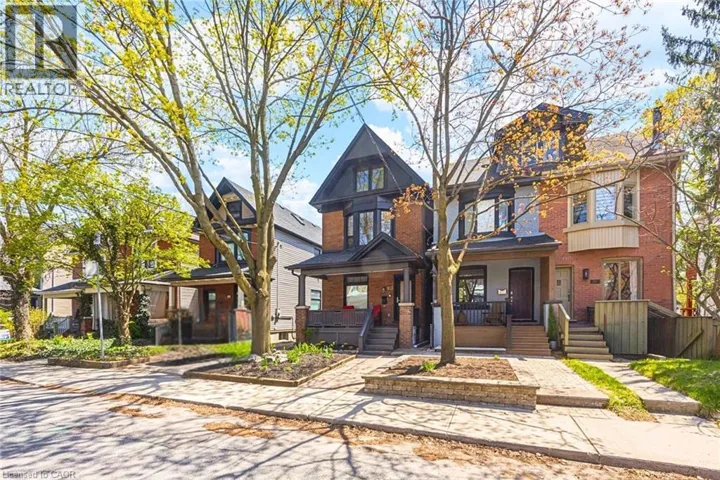 103 HARCOURT Avenue, Toronto, Ontario M4J1J3