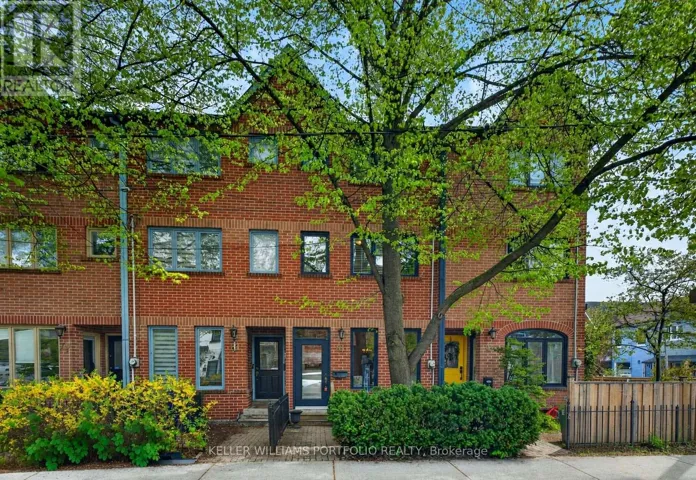 81B ULSTER STREET, Toronto (University), Ontario M5S1E9