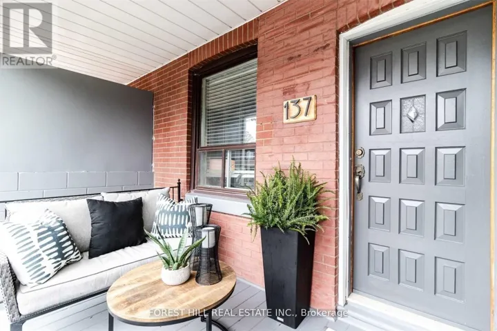 MAIN - 137 EARLSCOURT AVENUE, Toronto (Corso Italia-Davenport), Ontario M6E4A8
