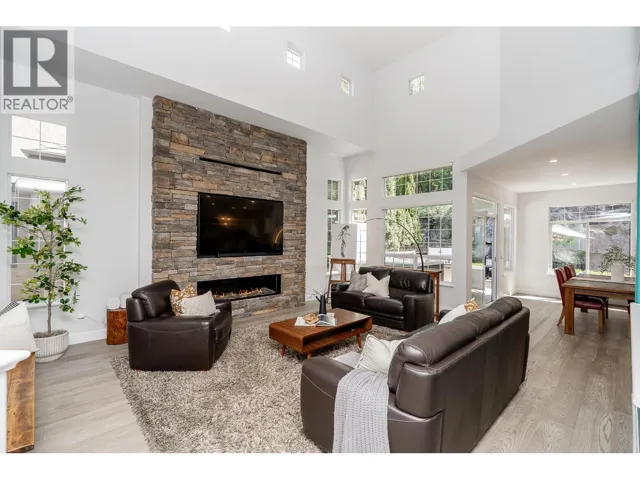 1987 PARKWAY BOULEVARD, Coquitlam, British Columbia V3E3J8