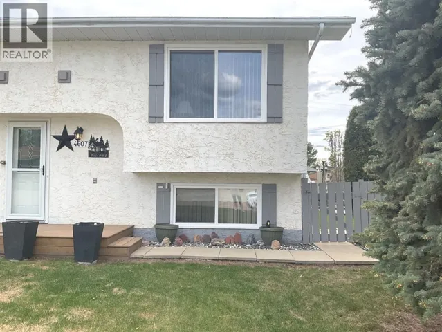 4607 46 Avenue, Mayerthorpe, Alberta T0E1n0
