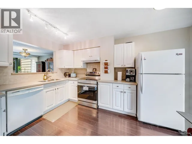 4253 BIRCHWOOD CRESCENT, Burnaby, British Columbia V5G4E6