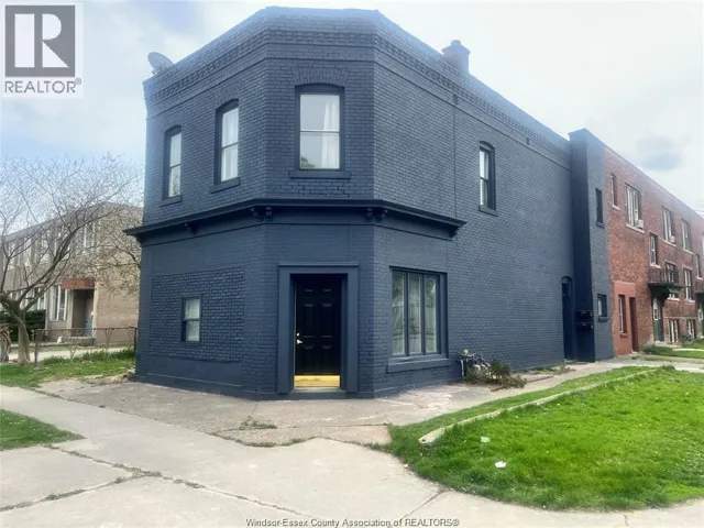 701 Marentette, Windsor, Ontario N9A1Z5