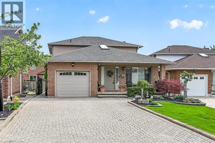 15 GABRIELE Court, Hamilton, Ontario L8G5C4