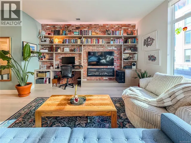 301 501 Park Pl, Esquimalt, British Columbia V9A0H3