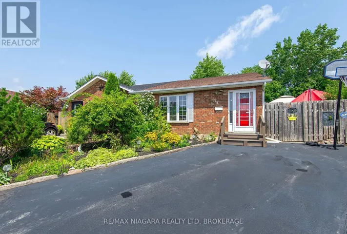15 MARC COURT, Welland (Lincoln/Crowland), Ontario L3B5X2