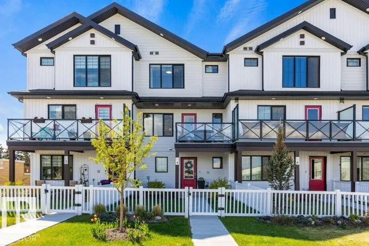 4 JENSEN GA, St. Albert, Alberta T8N7Y5