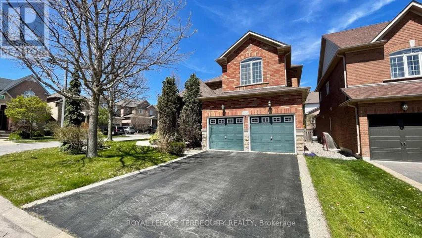 2114 HELMSLEY AVENUE, Oakville (WM Westmount), Ontario L6M4R5