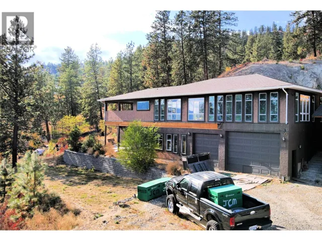 5621 Harrington Court, Peachland, British Columbia V0H1X4