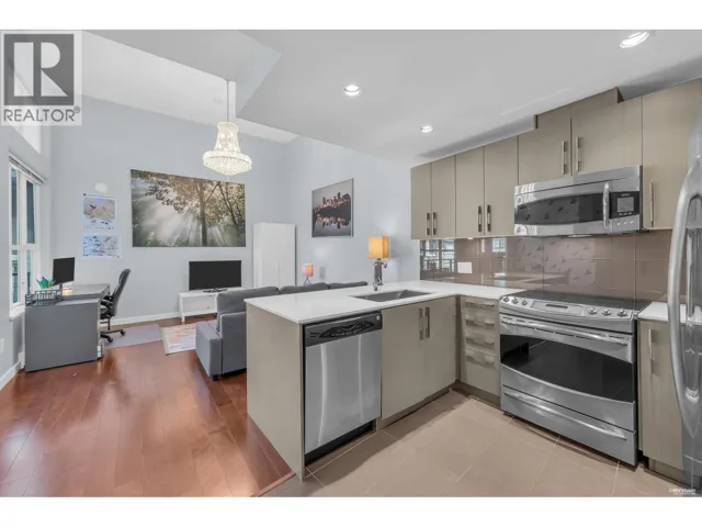 PH 17 3479 WESBROOK MALL, Vancouver, British Columbia V6S0B7
