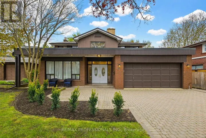 26 NEILOR CRESCENT, Toronto (Markland Wood), Ontario M9C1K4