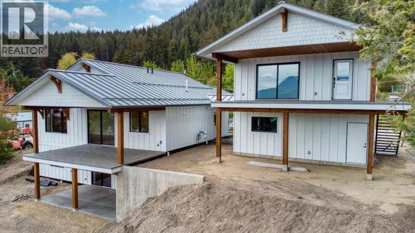 3970 Richardson Road, Tappen, British Columbia V0E2X1