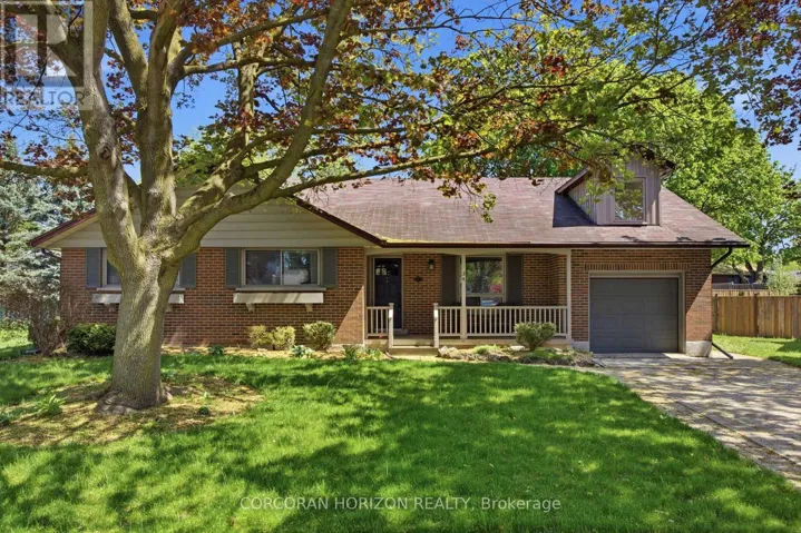 34 YULE PLACE, Kitchener, Ontario N2B2J8