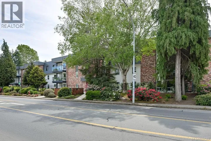 105 1725 Cedar Hill Cross Rd, Saanich, British Columbia V8P2P8