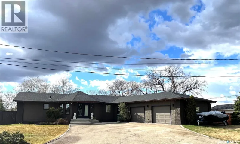 408 Macdonald STREET, Nipawin, Saskatchewan S0E1E0