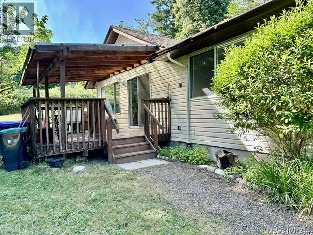 1825 Lackehaven Dr, Gabriola Island, British Columbia V0R1X6