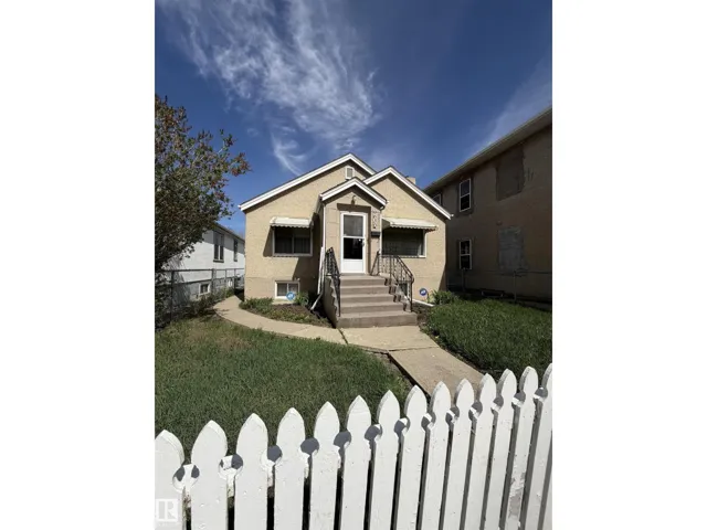 9630 106 AV NW, Edmonton, Alberta T5H0N4