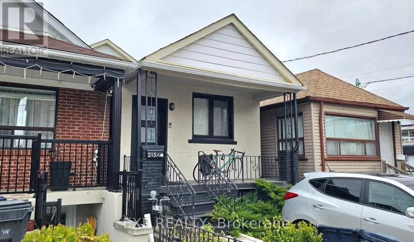 215A CHAMBERS AVENUE, Toronto (Keelesdale-Eglinton West), Ontario M6M3L4