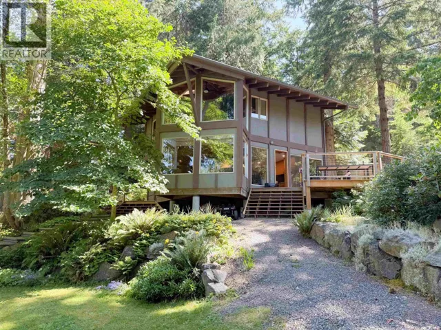 901 WINDJAMMER ROAD, Bowen Island, British Columbia V0N1G2