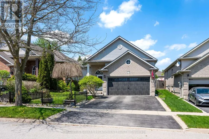 11 KINGSLEY ROAD, Halton Hills (AC Acton), Ontario L7J2Z5