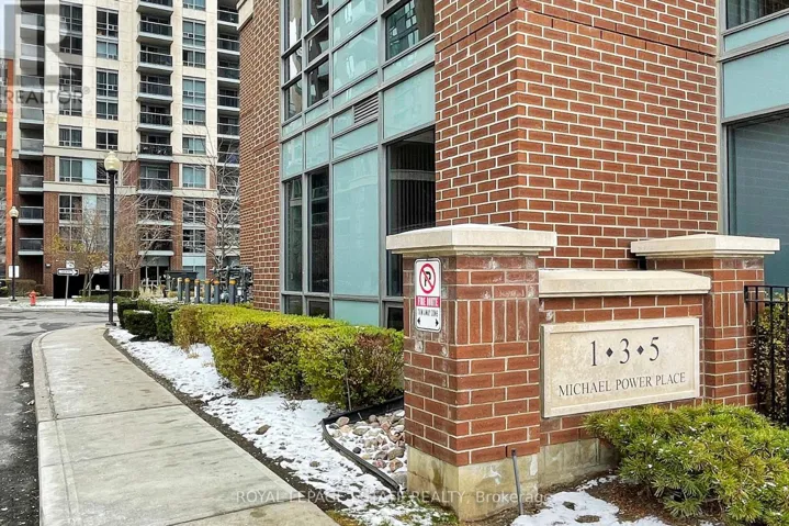 204 - 3 MICHAEL POWER PLACE, Toronto (Islington-City Centre West), Ontario M9A0A2