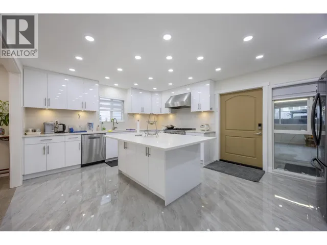 3881 S NAPIER STREET, Burnaby, British Columbia V5C3E6