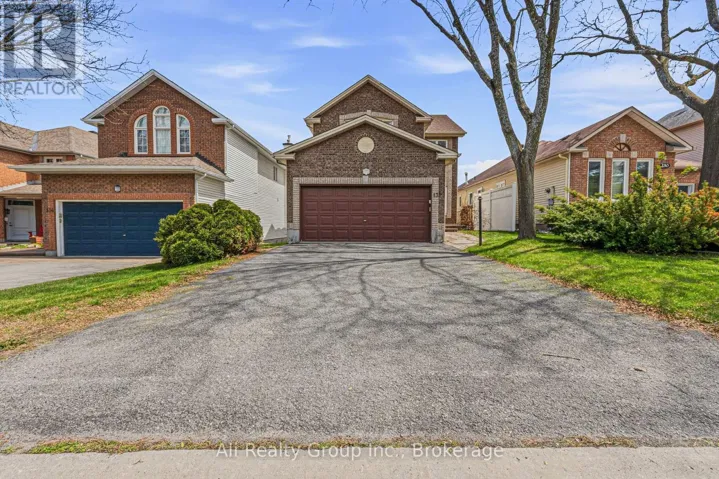 132 GRENADIER WAY, Ottawa, Ontario K2J4M1