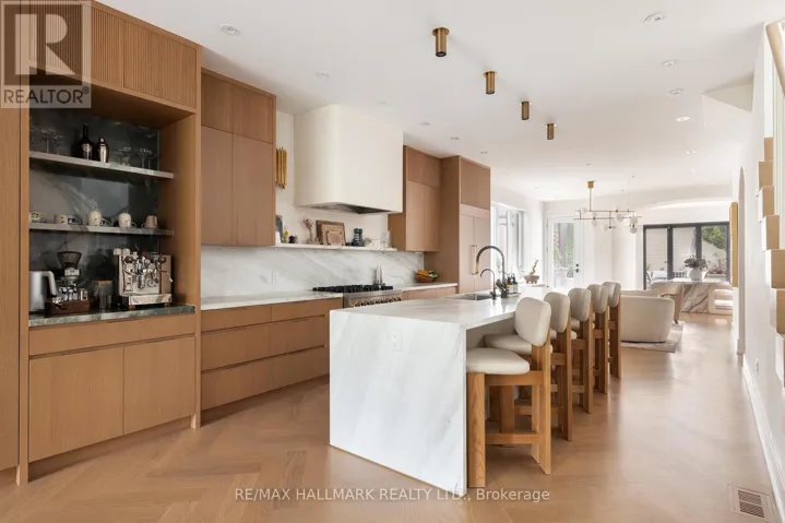 18 FOXLEY STREET, Toronto (Trinity-Bellwoods), Ontario M6J1R1