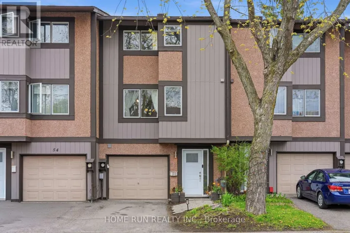 52 REANEY COURT, Ottawa, Ontario K2K1W8