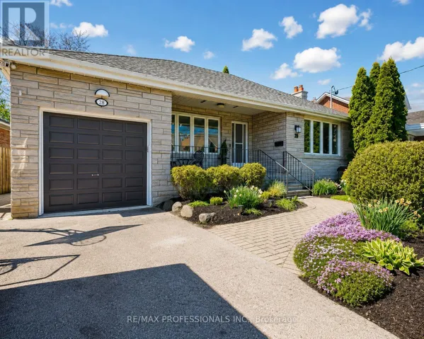 28 SPRING GARDEN ROAD, Toronto (Stonegate-Queensway), Ontario M8Z3X1