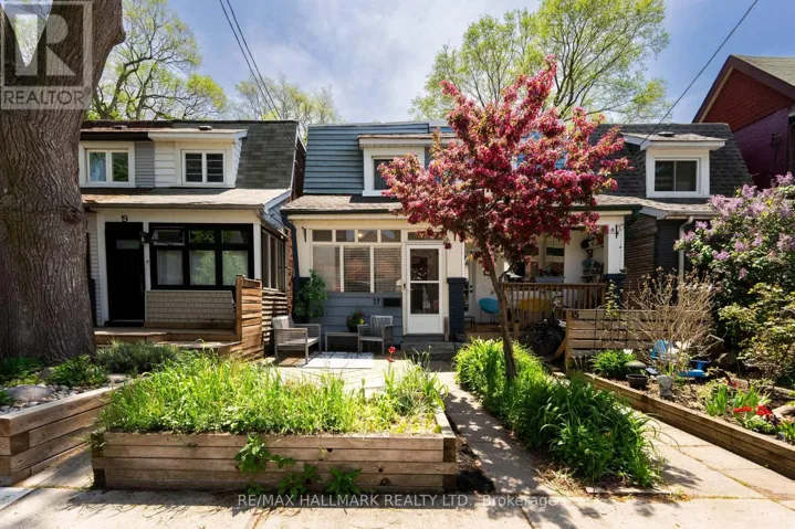 17 MOUNTALAN AVENUE, Toronto (Greenwood-Coxwell), Ontario M4J1H3