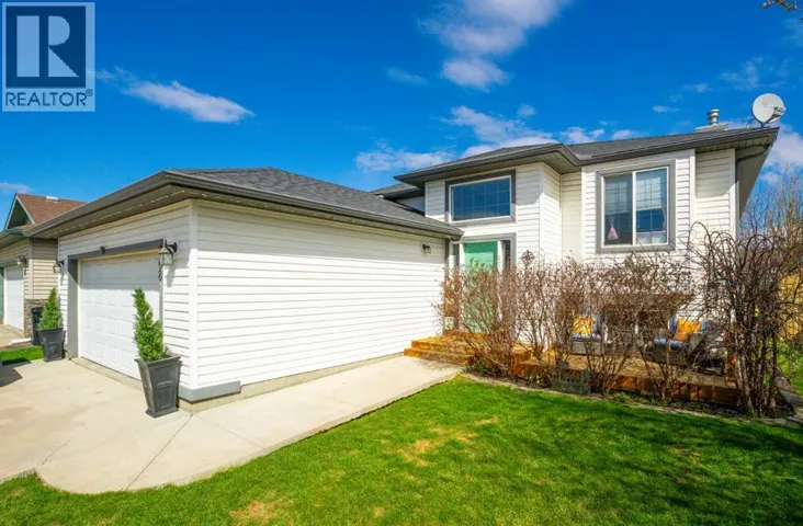 308 Carriage Lane Drive, Carstairs, Alberta T0M0N0
