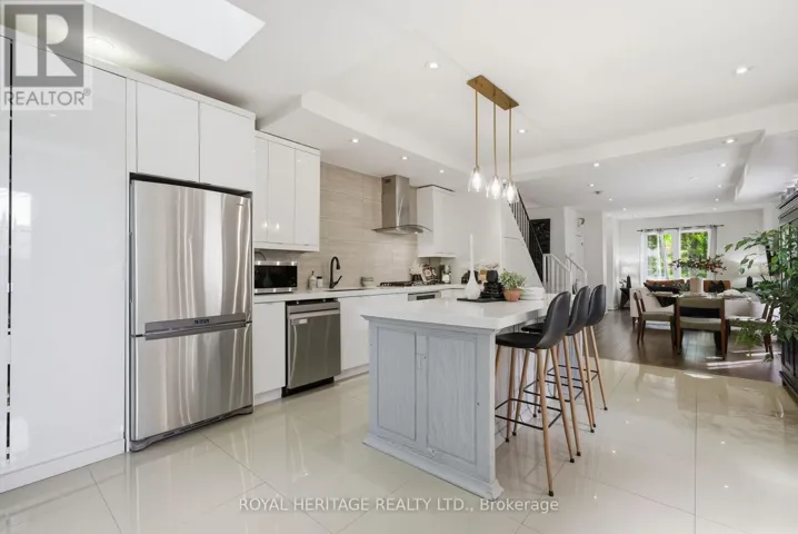 268 HIAWATHA ROAD, Toronto (Greenwood-Coxwell), Ontario M4L2Y4