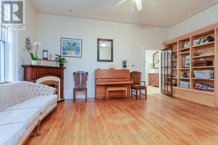27 HOME STREET, Stratford, Ontario N5A1Z8