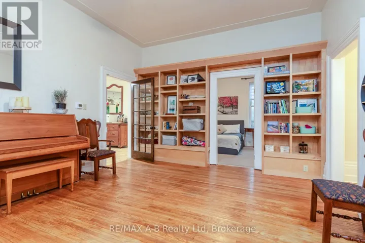 27 HOME STREET, Stratford, Ontario N5A1Z8