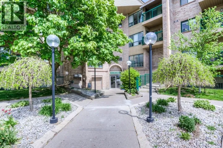 15 HOFSTETTER Avenue Unit# 221, Kitchener, Ontario N2A3Z7