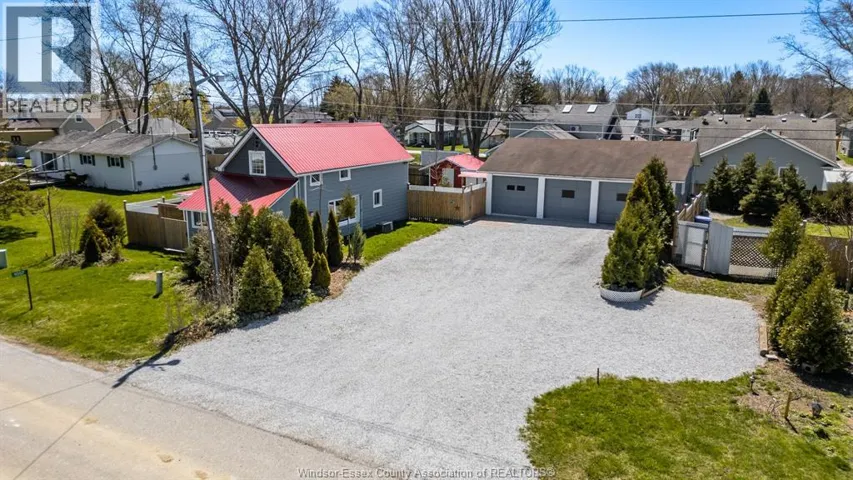 1057 OAK AVENUE, Kingsville, Ontario N9Y3T6