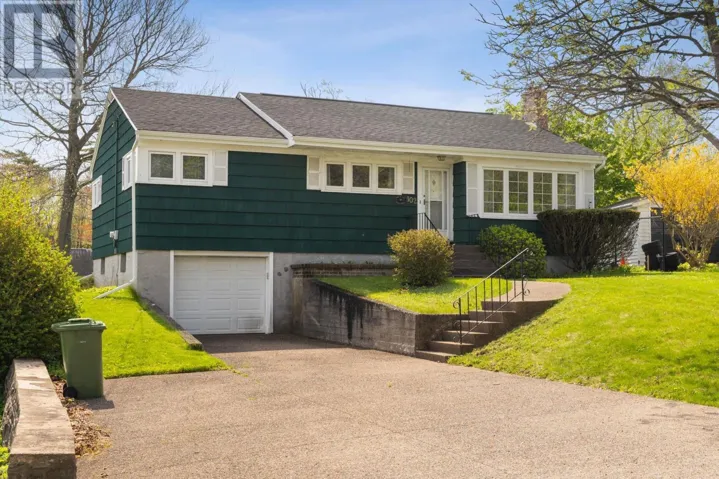 102 Torrington Drive, Halifax, Nova Scotia B3M1Y2