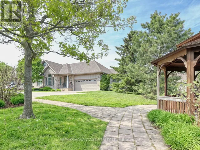 42 - 800 COMMISSIONERS ROAD W, London South (South L), Ontario N6K1C2