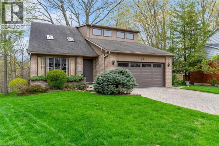 11 CRAWFORD Court, Dundas, Ontario L9H6G2
